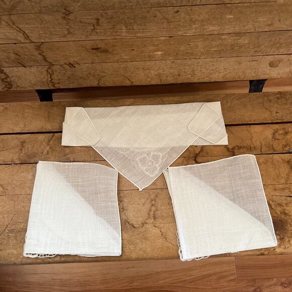 Vintage Set of 3 30s Mother Hand Embroidered Hankie Lace Handkerchief - Picture 8 of 12